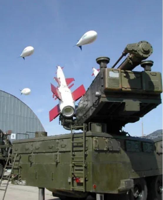 历史是惊人的相似，当年是希特勒逼犹太人四处逃命，现在是犹太人自己四处保命。
 