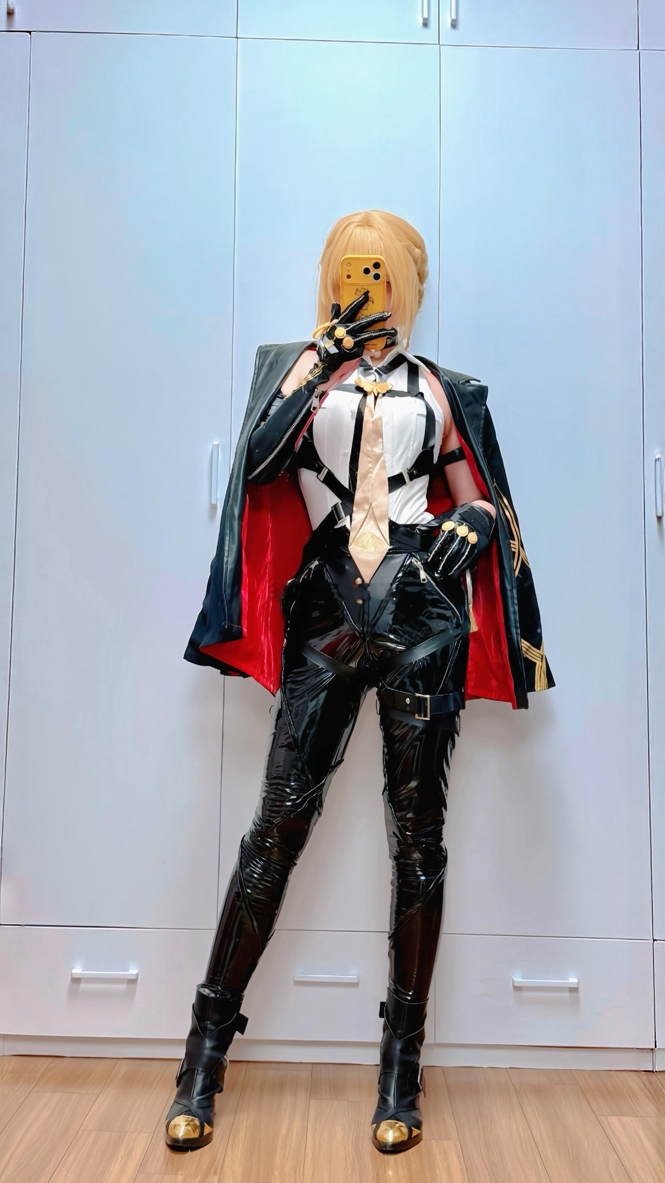 Neko_薇薇二次元cos大赏春日次元纪绝区零﻿  最飒女保镖～伊芙琳