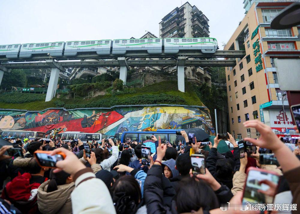 重庆入选2025年全国游客满意十佳城市 重磅喜讯！4月20日，市文化旅游委披露，