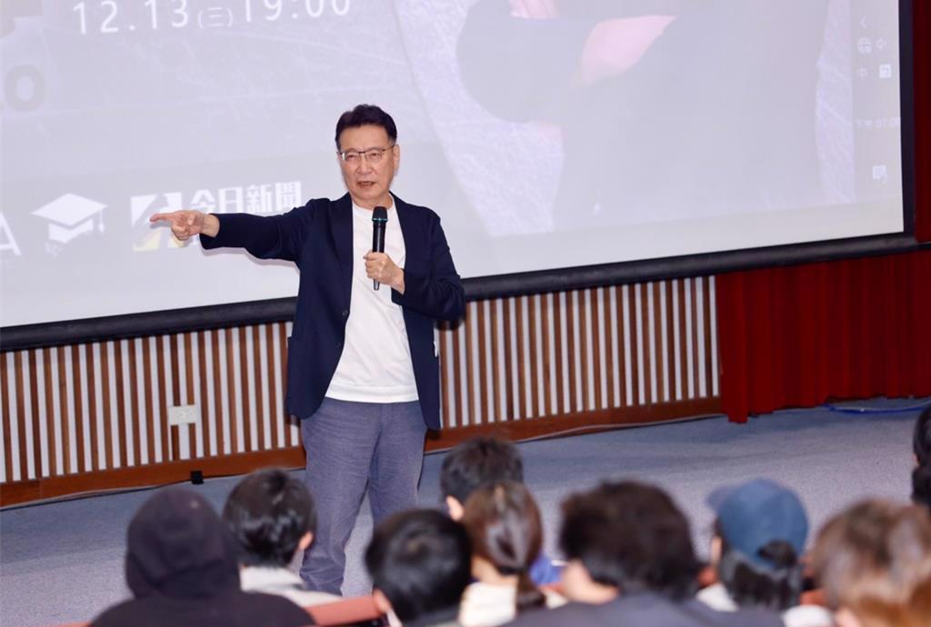 73岁赵少康让绿营头痛了！2024“大选”激战，国民党副手候选人赵少康抢攻年轻票