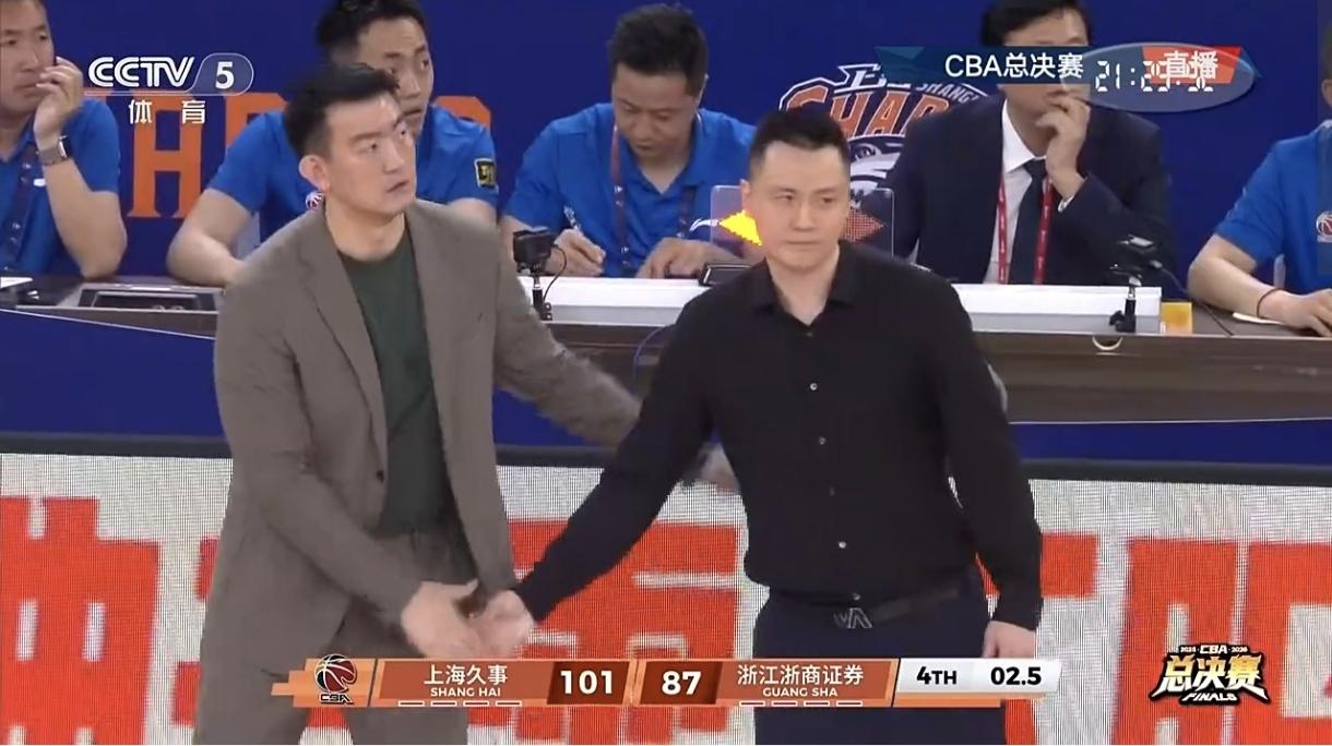CBA总决赛G1中生代名帅斗法 见招拆招 卢伟临危变阵制胜 王博博弈见功力
 5