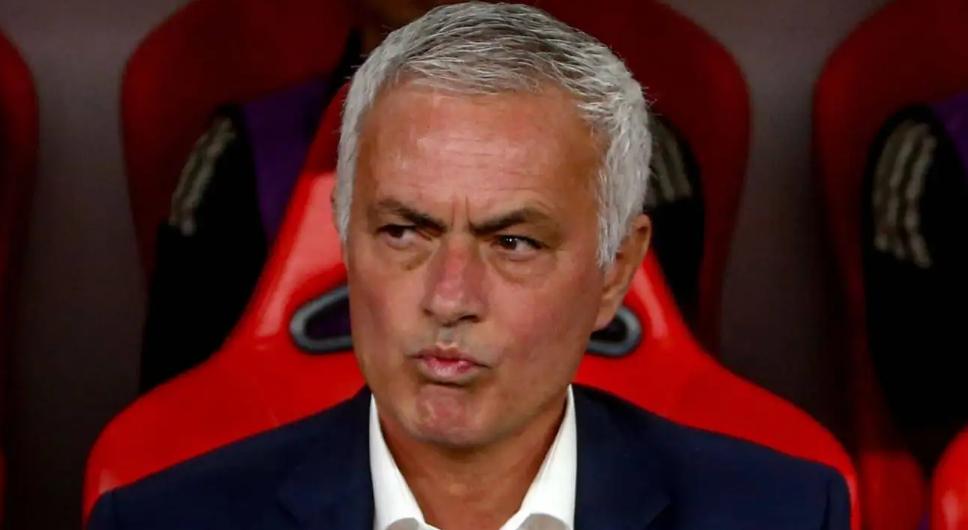 欧冠赛前，穆帅为曾经执教皇马感到自豪：我曾为皇马，奉献了所有。
2月18日，穆帅