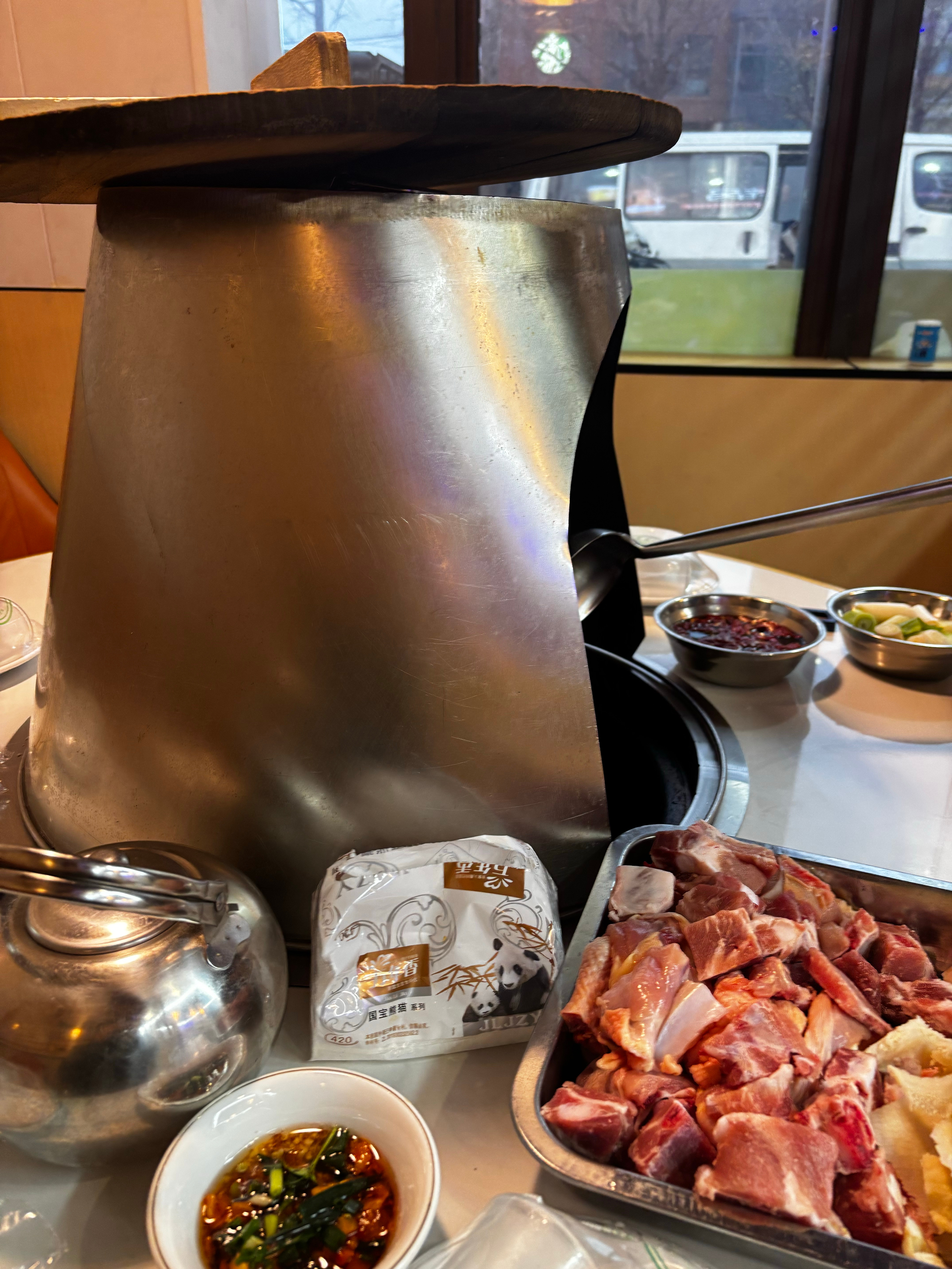 老爸生日，一家人一起出来吃个饭～这地锅鸡还可以，贼香！ 