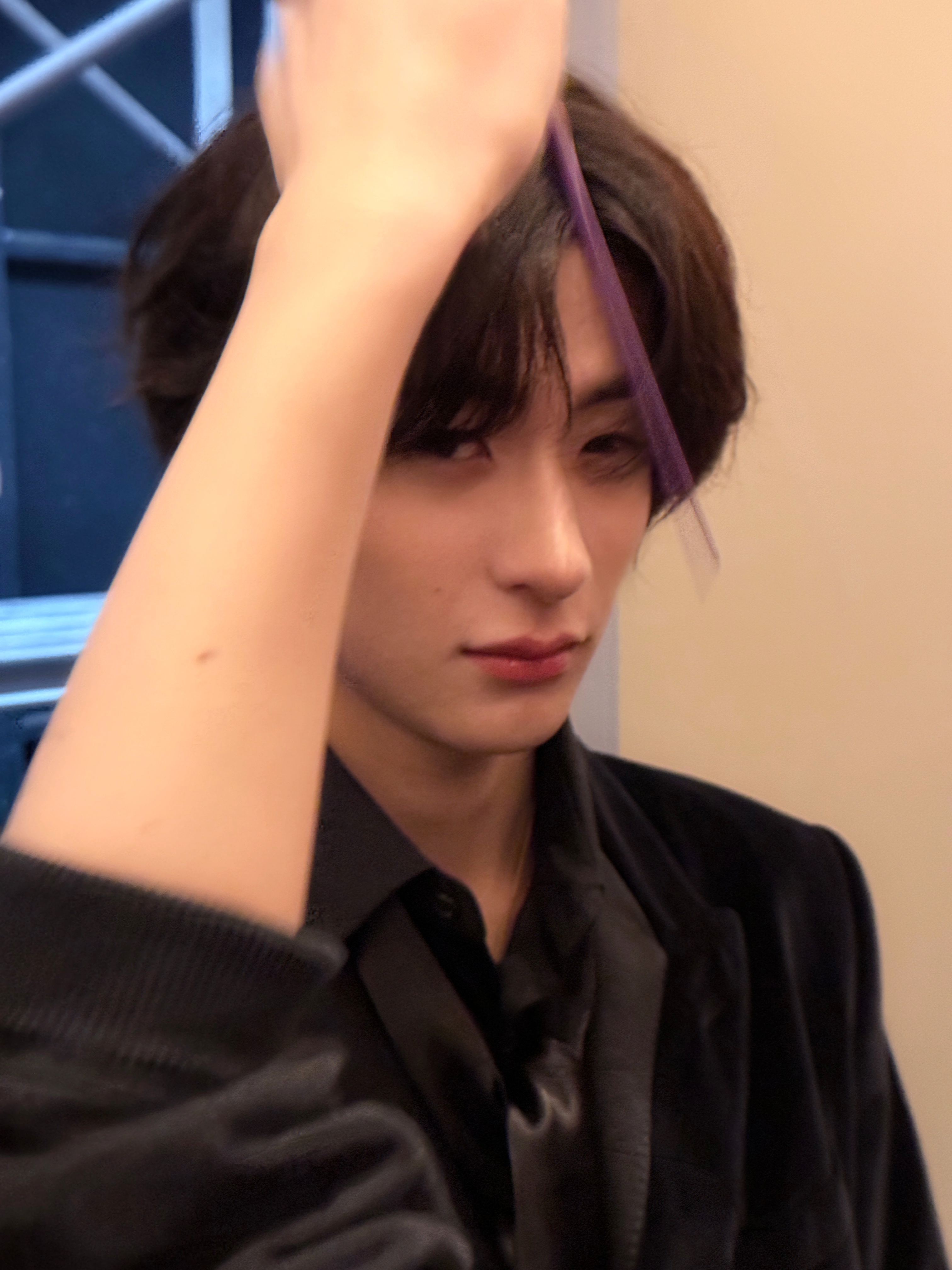 anton[超话]  “刚才上传的封面...因为想做点什么，所以昨天sbs结束后