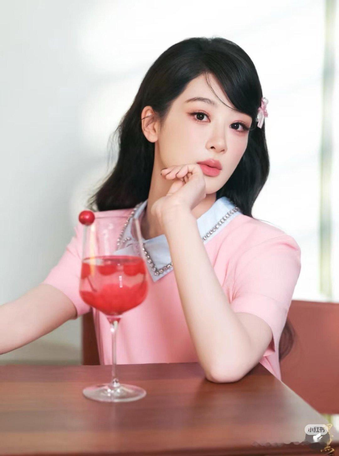 杨紫原声台词又发力了 杨紫配音，素颜美到发光！喊“骆文谦”时担心到骨子里，一句“