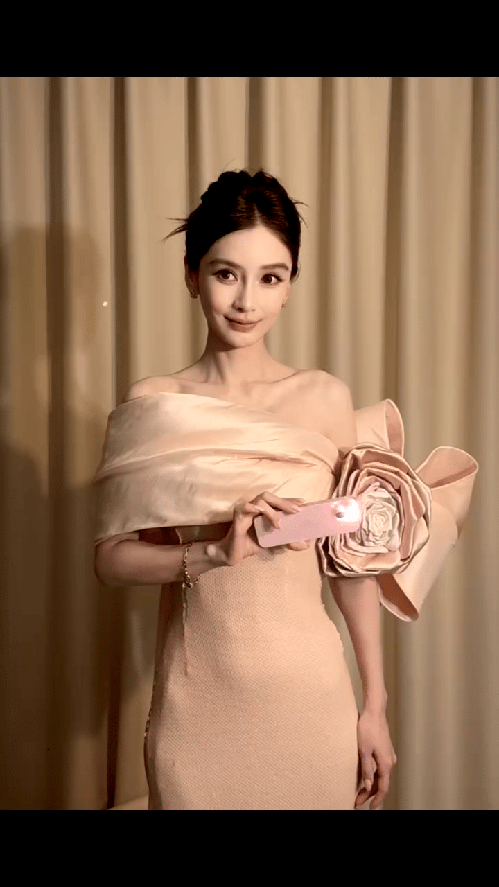 angelababy[超话] 🙂angelababy  繁星之下盼晨曦，皎月清
