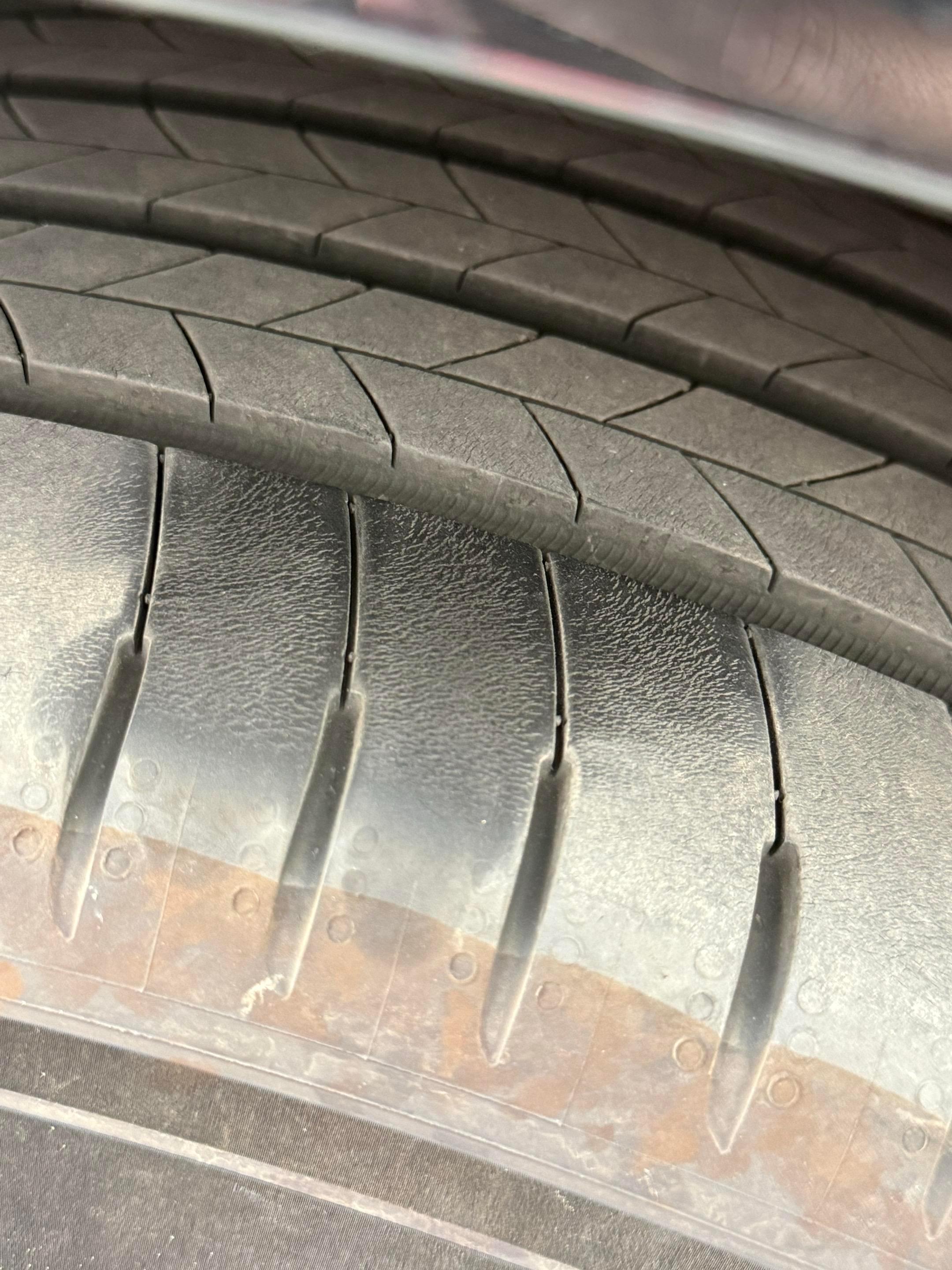 今日份笑话：我没有车，听老一辈说米其林是杂牌轮胎。 