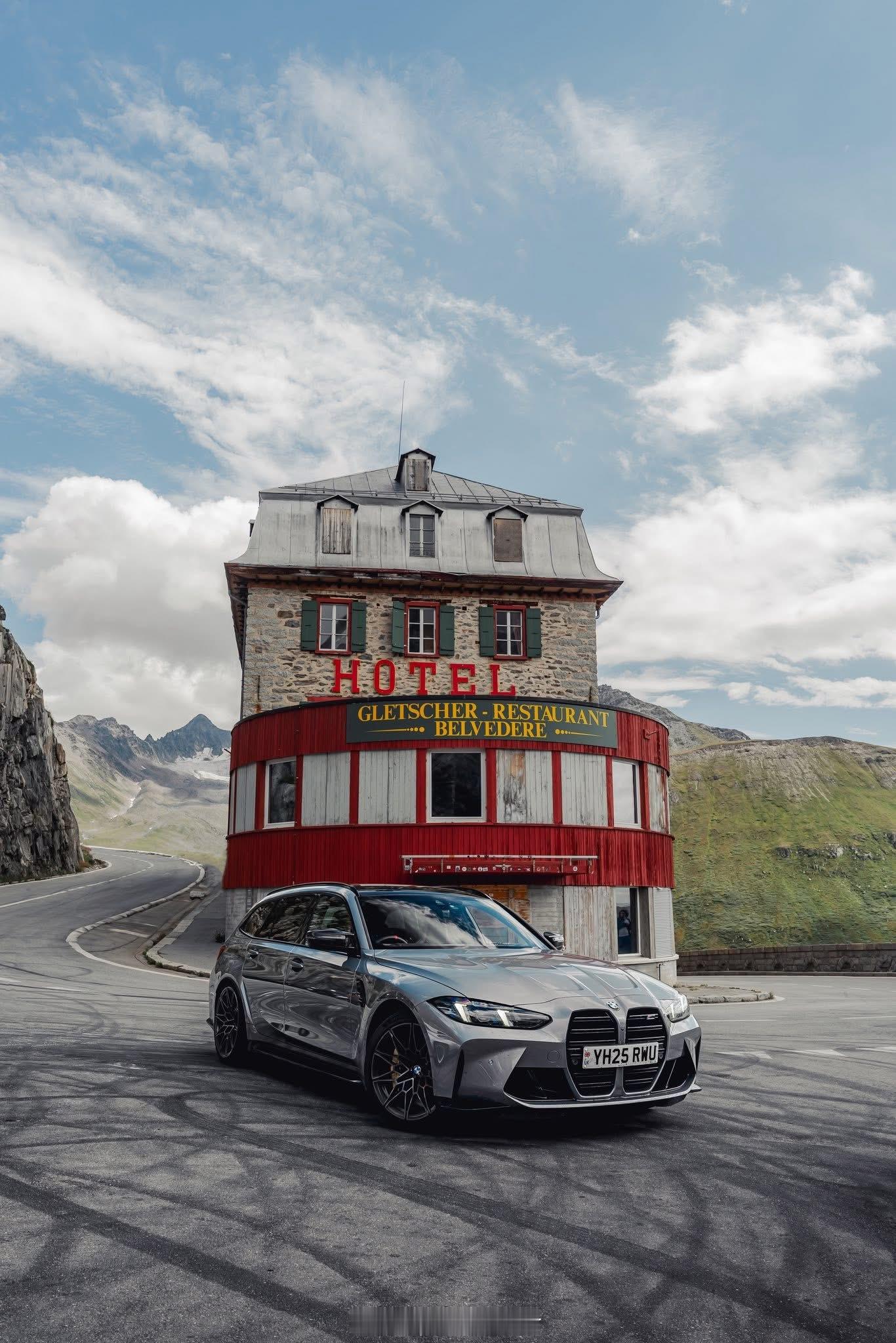 ⛰️⛰️⛰️在最美山路驾驶最帅旅行车🚙🚙🚙宝马M3雷霆旅行版[舔屏][舔屏