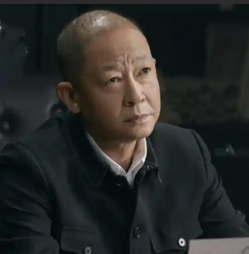 王志文的特立独行在娱乐圈独此一人，他的人生可以用这几字总结:演技一流、为人低调、