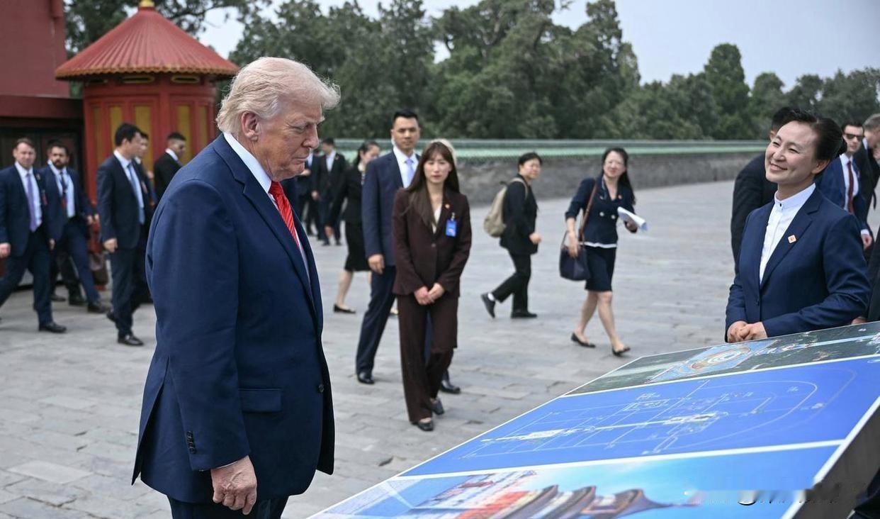 特朗普称赞“中国太美了”

5月14日，天坛，面对这历经六百年风霜的东方建筑，向