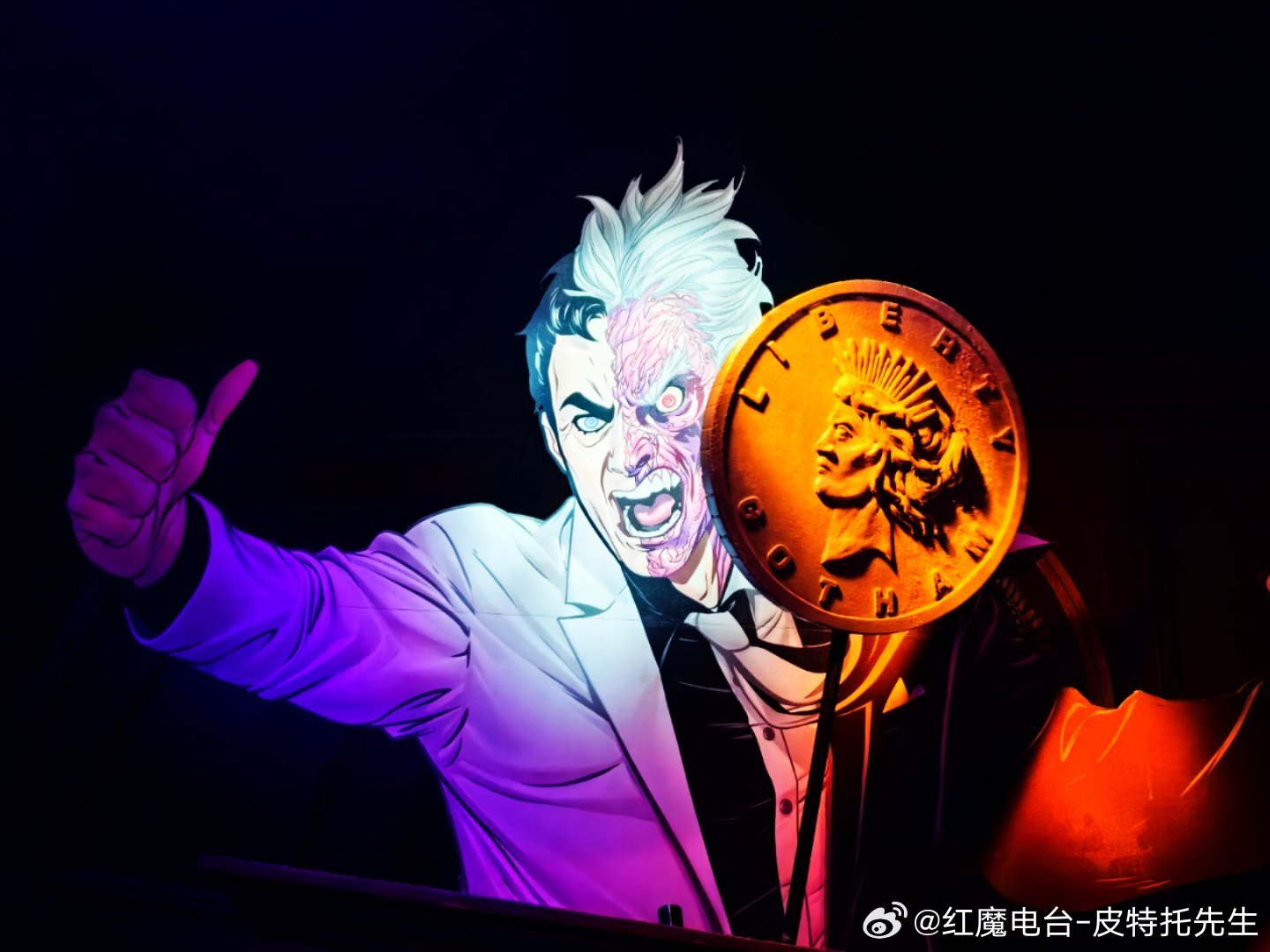 在这里遇到一个桶桶球迷的工作人员，在友好的气氛中互相嘲讽贬低，然后亲切握手道别华