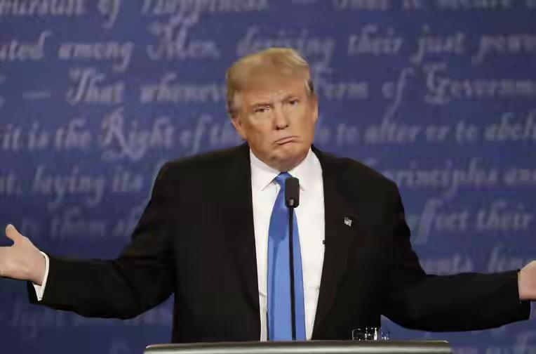 特朗普轻飘飘一句话，把高市早苗吓得不轻，李在明：马上访问日本