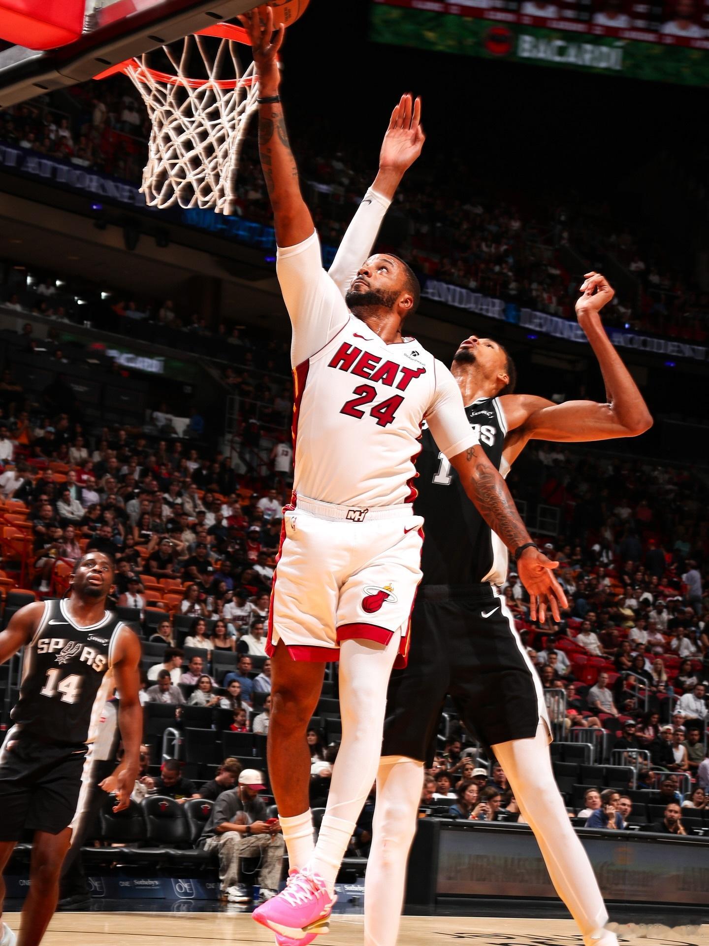 鲍威尔更新：在305的第一场比赛新赛季篮不住nba季前赛 ​​​
