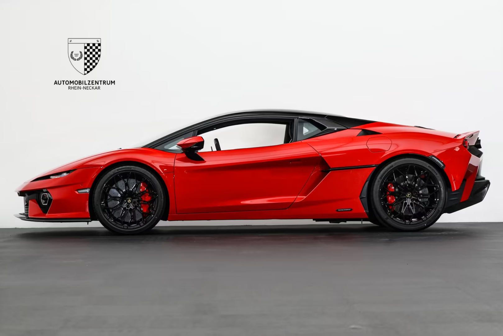 好车分享 Lamborghini Temerario，万转涡轮机的小牛牛。 