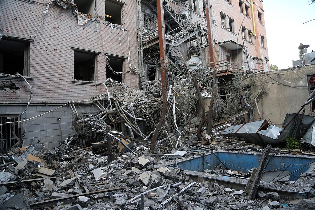 伊朗要赔偿，赔款2700亿，美国给得起吗?
4月18日，据伊朗消息称：伊朗司法总