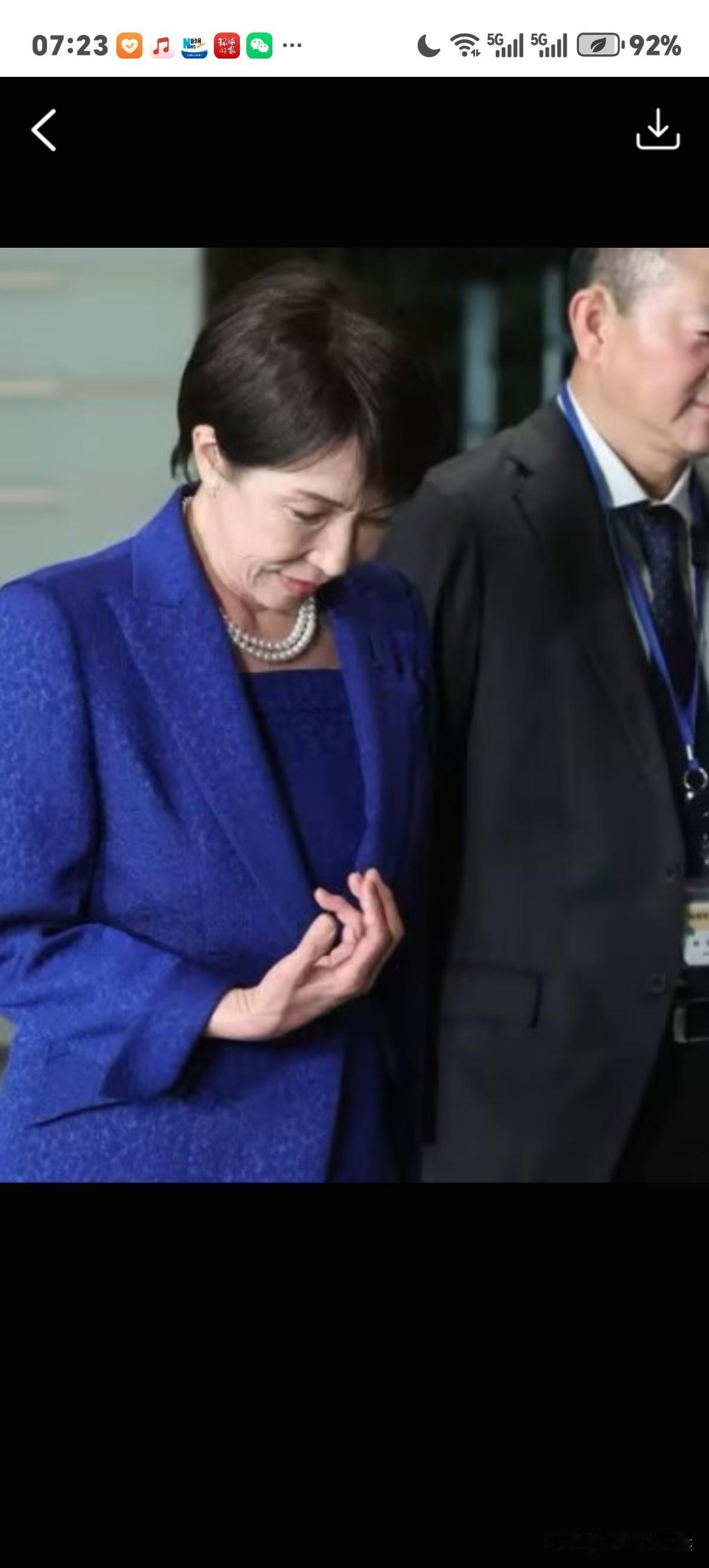 日本首相高市早苗，因手疾恶化就医检查。咋了？类风湿性关节炎，西医治不了，故而人称