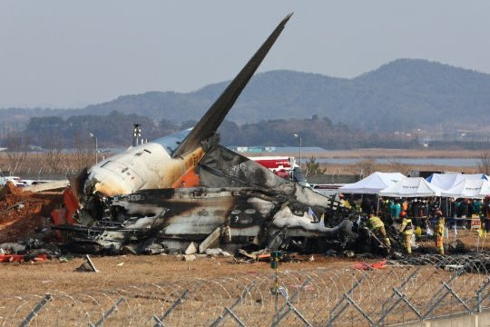 韩国客机着火179人遇难  除两名获救者外，179名乘客全部遇难，这是韩国自20