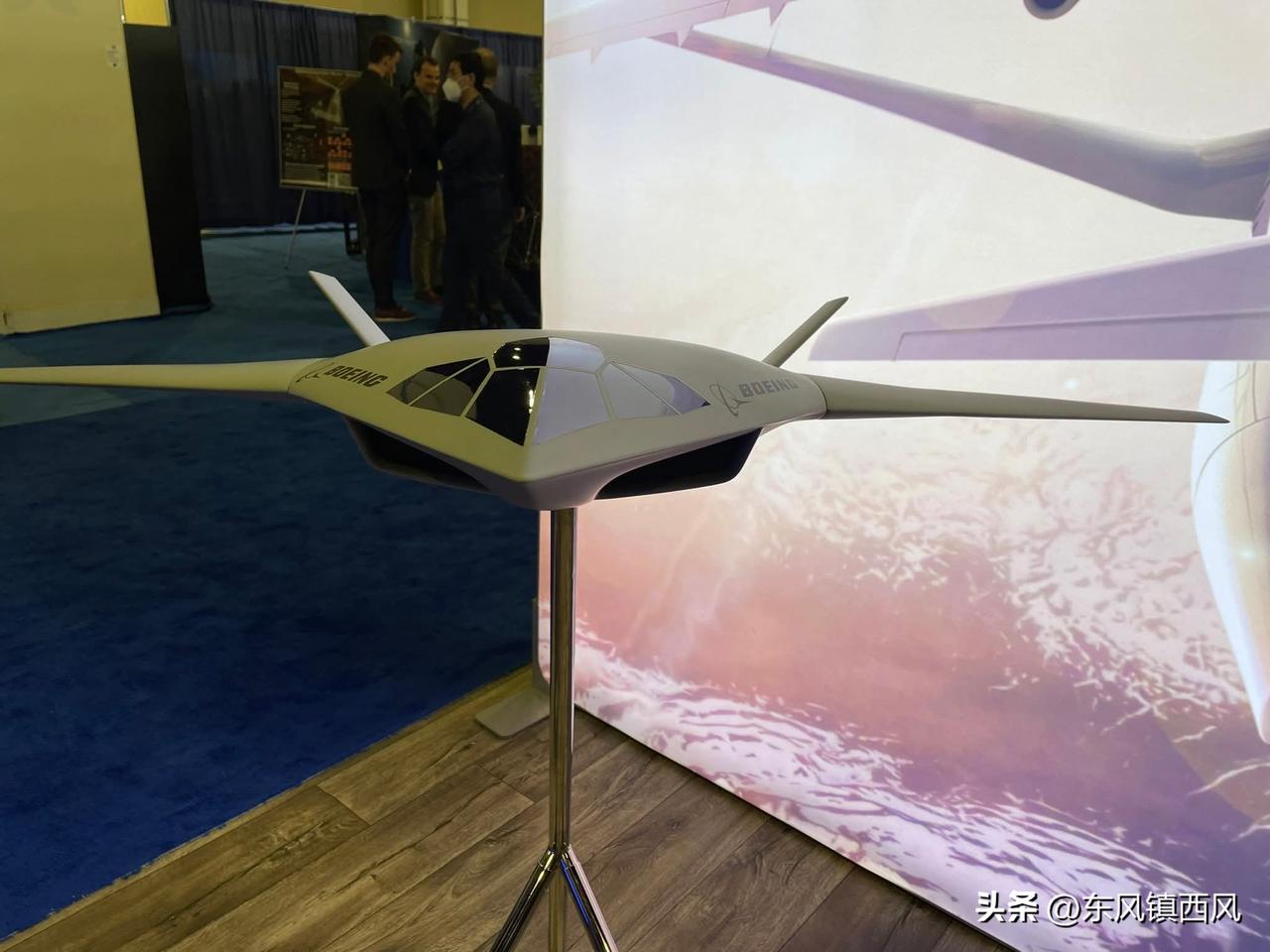 波音公司的隐形空中加油机KC-Z方案，看起来像轰炸机，而不是它原本KC-46那种