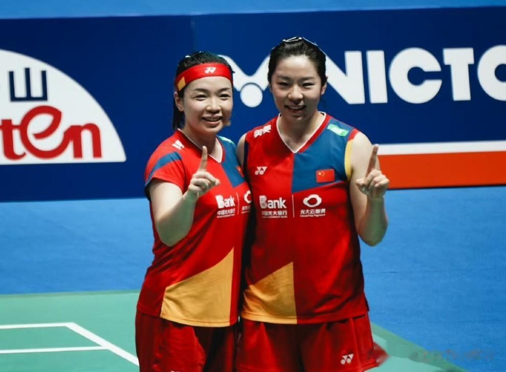 19-15被逆转，横扫变险胜！凡尘组合2-1世界第7，国羽4强一步之遥
北京时间
