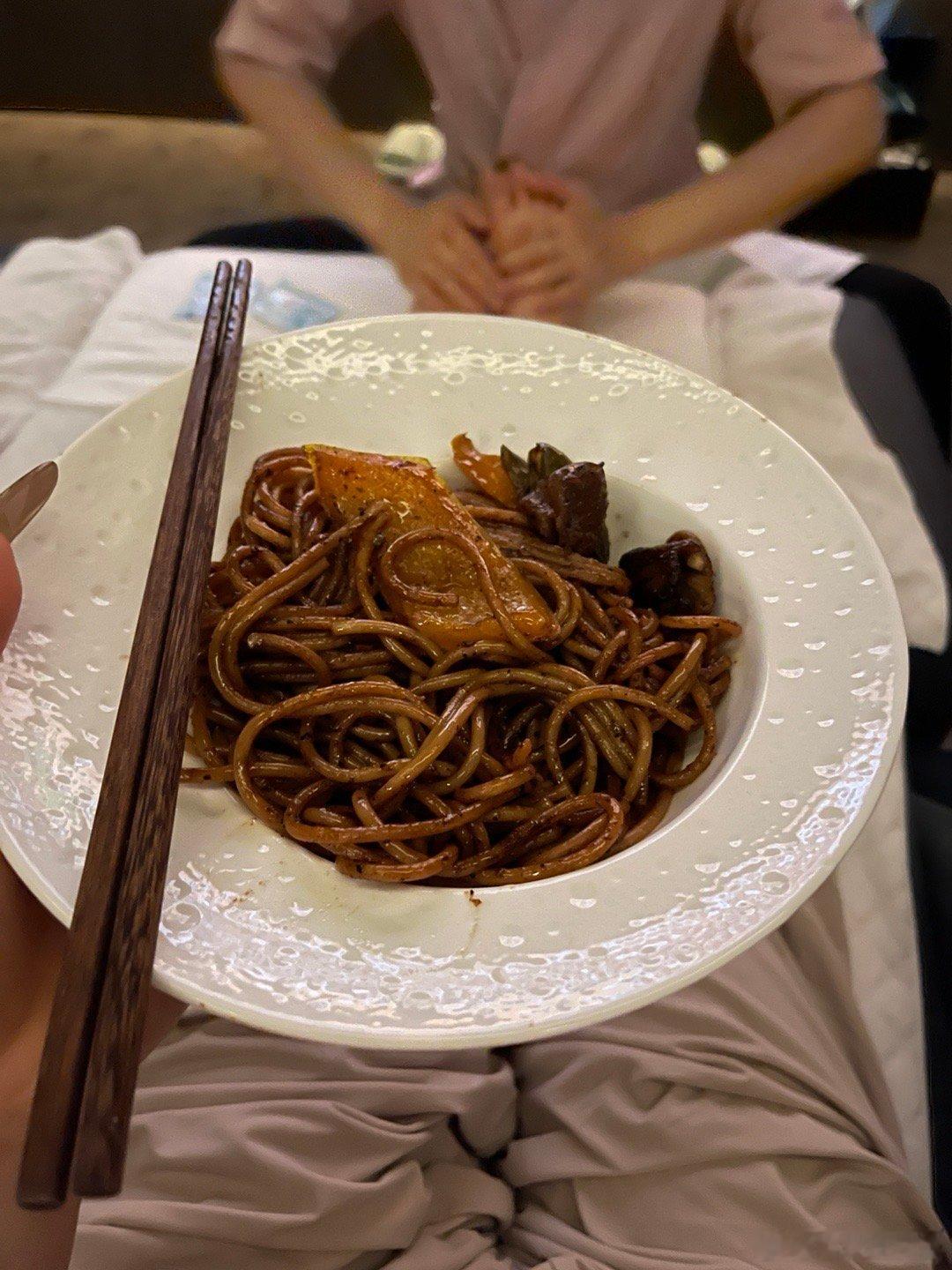 最近工作比较高压 难得晚上空出来带助理来按摩💆一下 来杭州按摩只按潮悦汇 整体