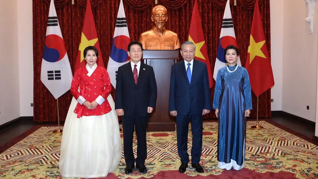 不得不说，苏林非常有眼光！越南前脚与中方签订了32分合作协议，后脚便跟韩国签订了