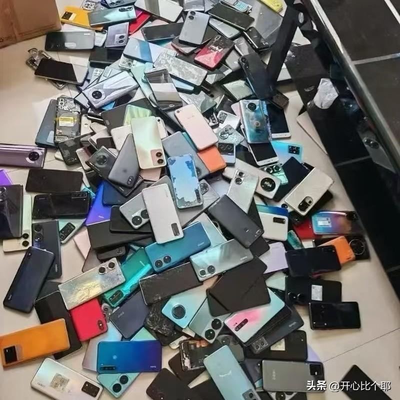 去年炒黄金，
没想到今年的风口是旧手机。

以前一只旧手机只能换个脸盆，没想到现