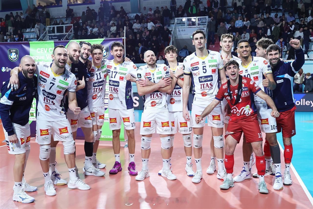 【欧冠男排特伦蒂诺3-1图尔取两连胜 热舒夫3-0轻取吕讷堡】国际排坛战报速递1