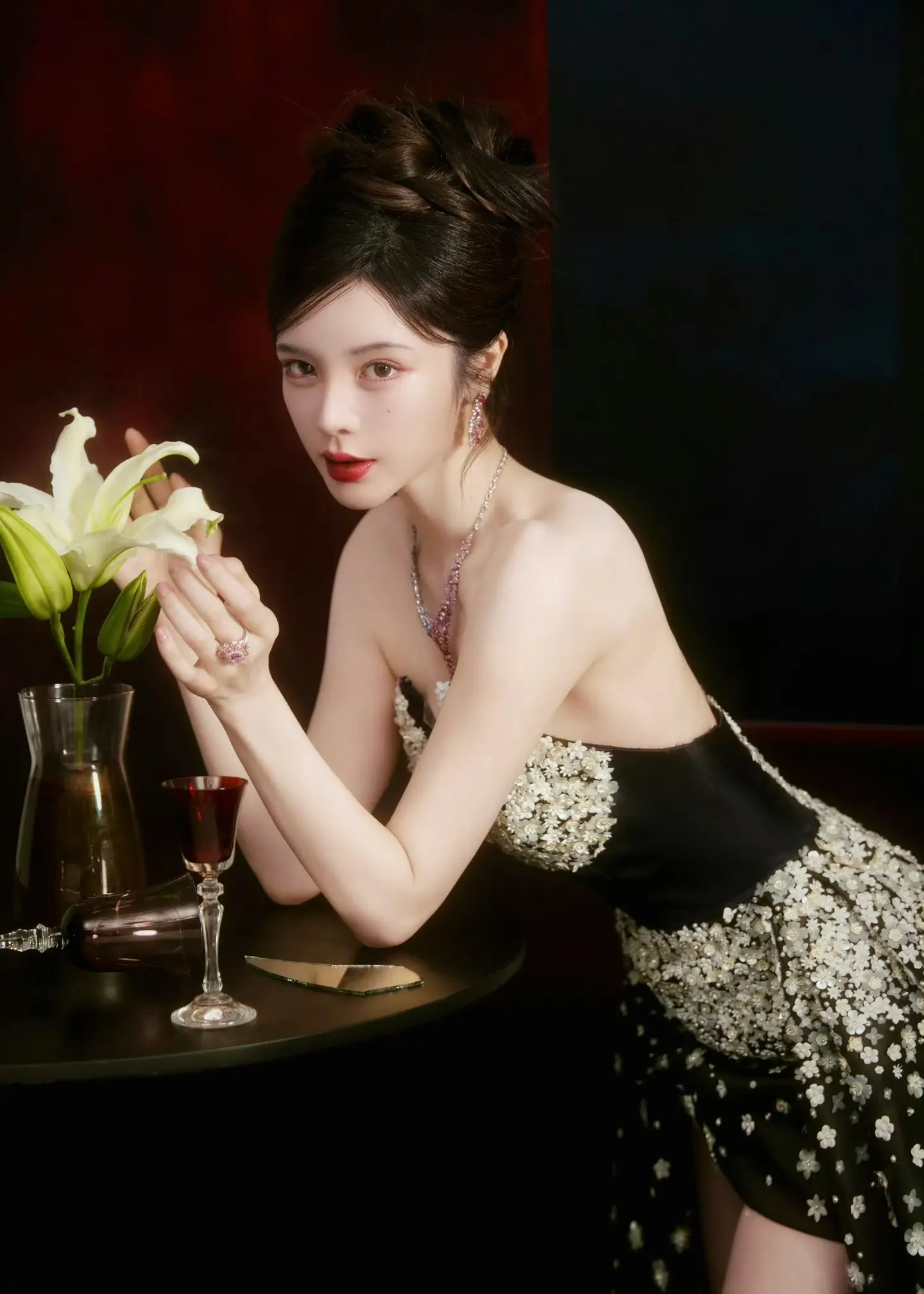 戴燕妮这张脸，已经美得不知道天地为何物了。👑好伟大的一张脸 小小妮