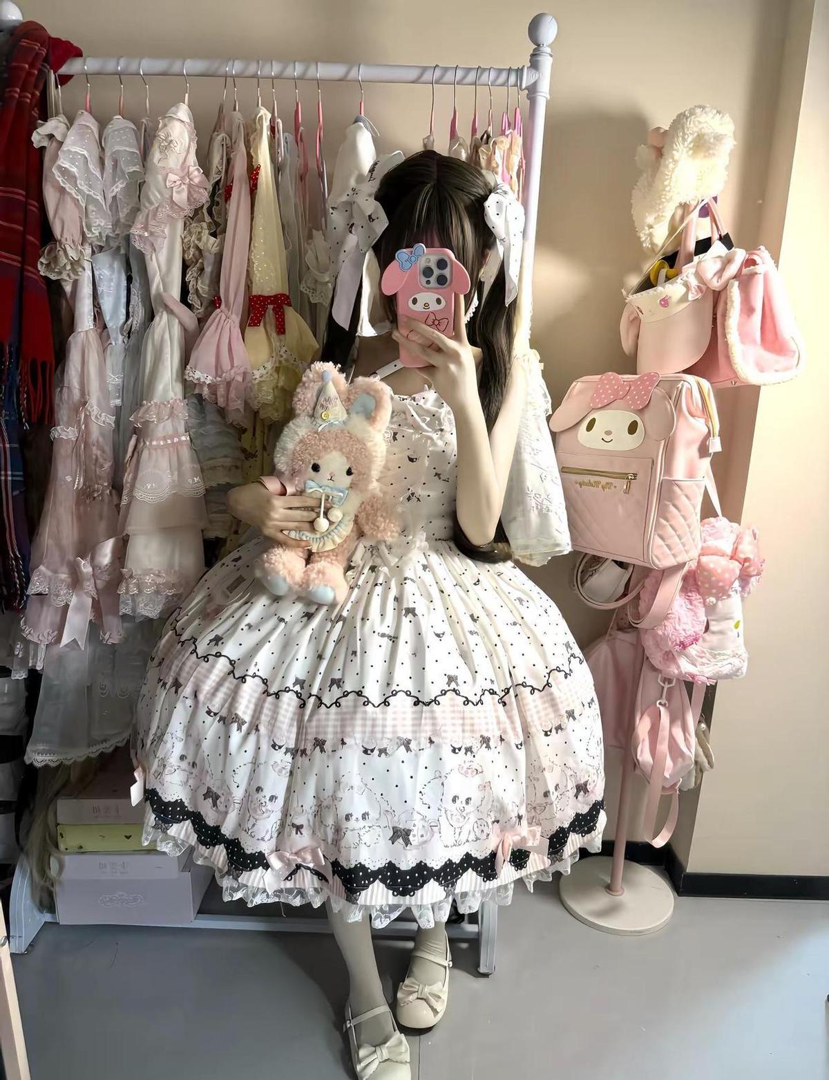 粉粉JSK要来了，600件，22号晚8点，手慢无。
OP款双色800件，24号同