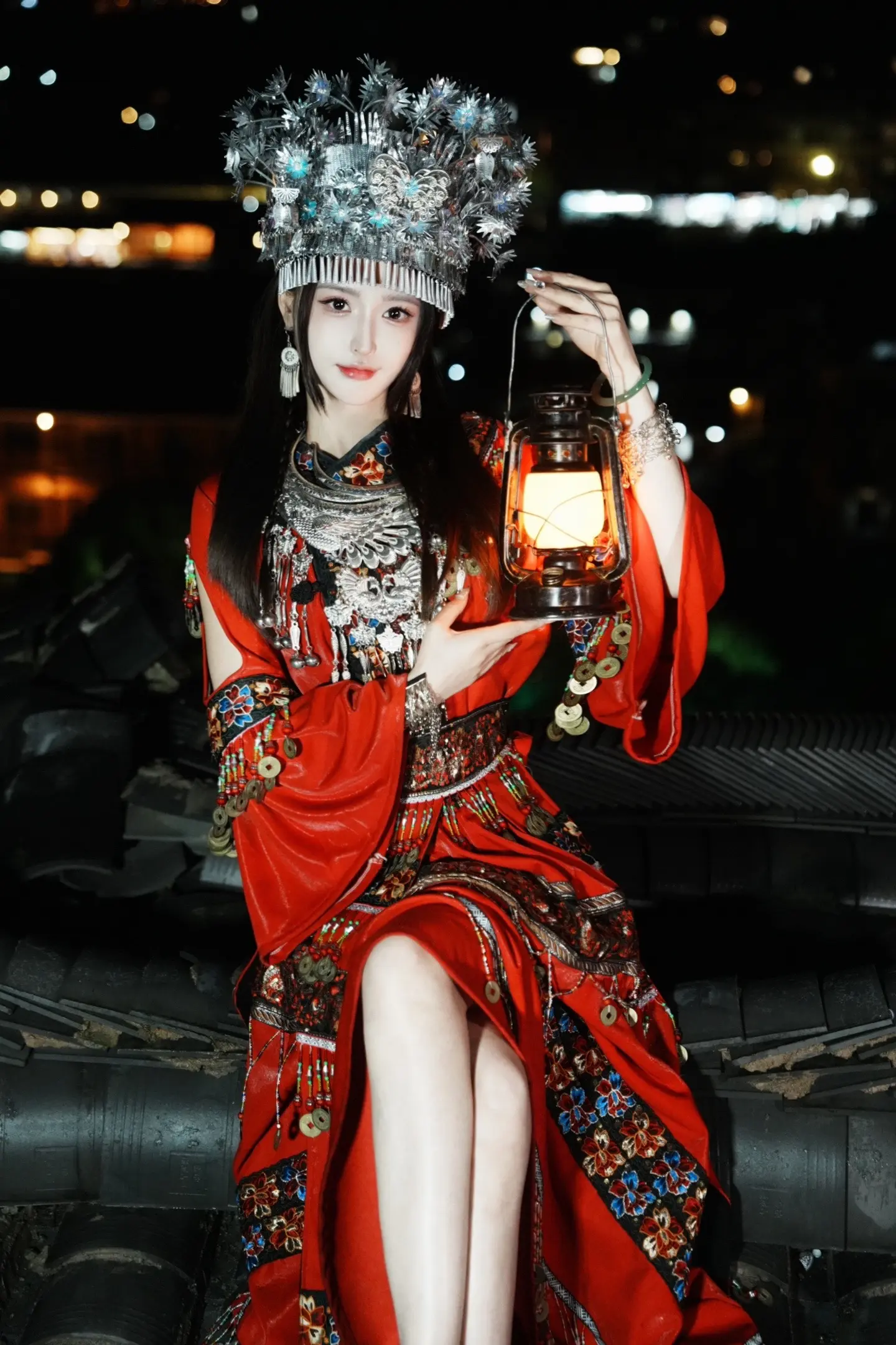 听闻苗疆一带，最擅蛊惑之术？我刚来，还没学会