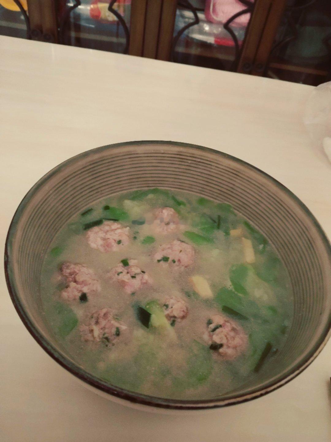这么偏的小地方也是不知道怎么整得物价比深圳还贵。这一碗汤快20。