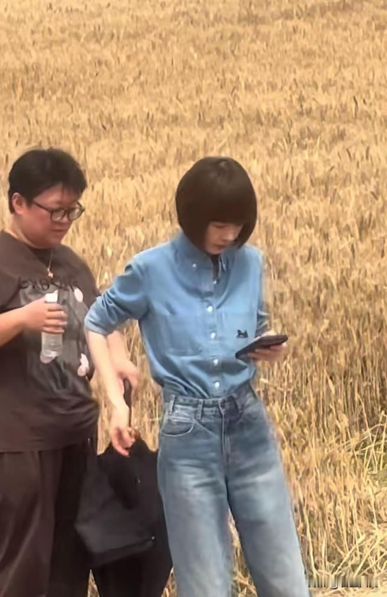 好像是个主持人，有没有认识的 