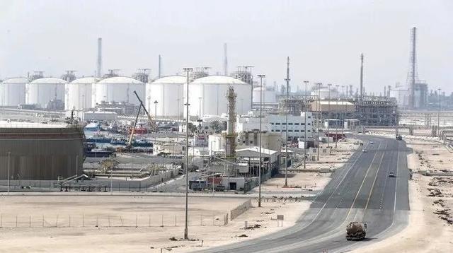 伊朗的报复性袭击开始了！伊朗正准备对全球最大的石油和天然气经济体发动大规模的集束