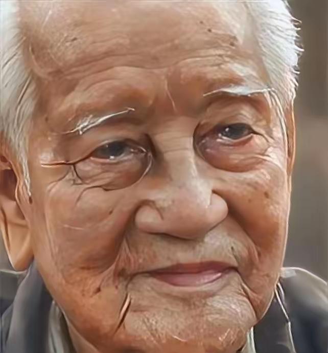 1988年，“中国核潜艇之父”黄旭华，在南海做深潜试验时，顺道回了趟家，看望自己