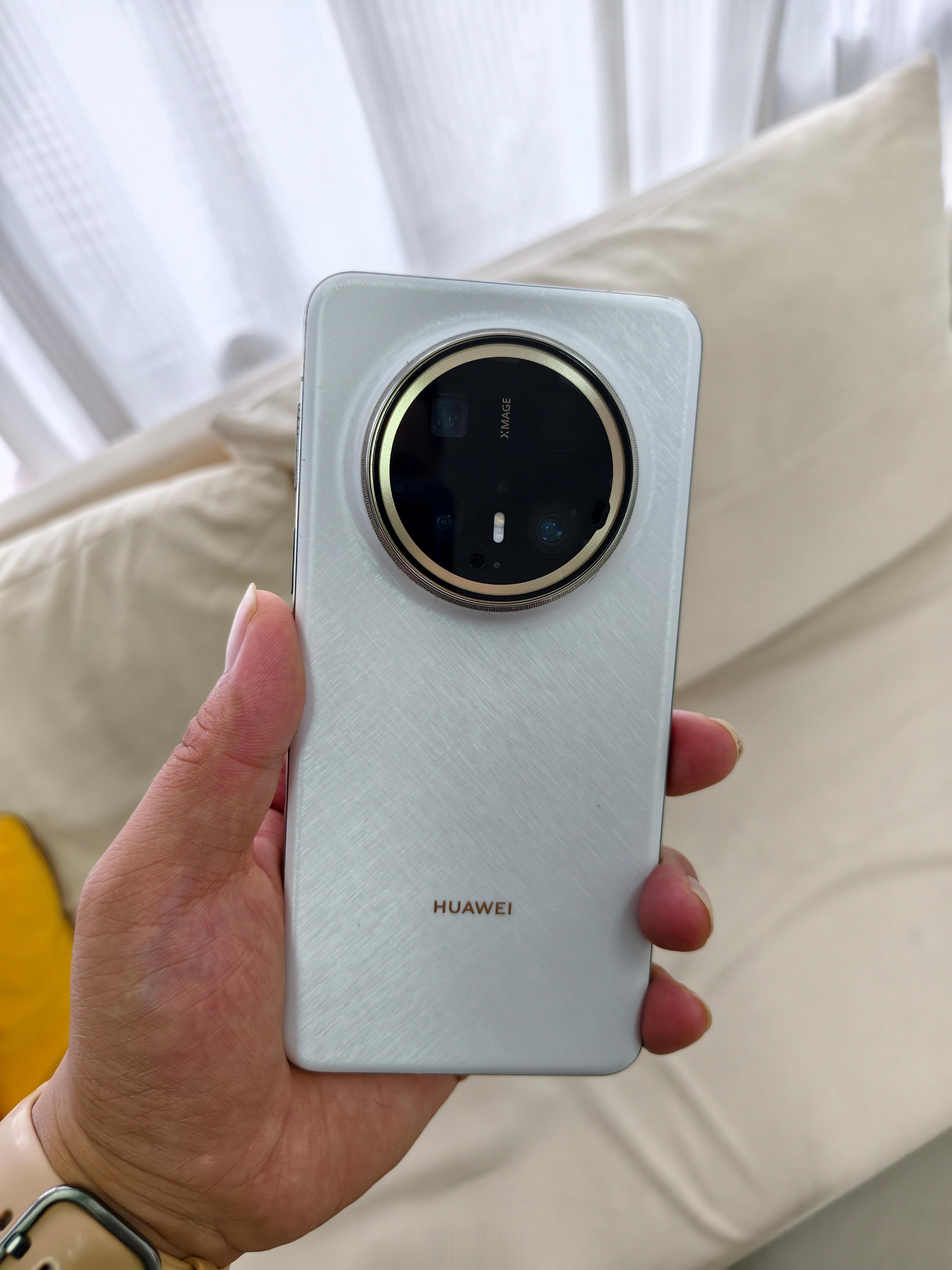 据说Mate 90系列外观会延用实心圆设计，旗舰的经典的外观，那我的Mate 7