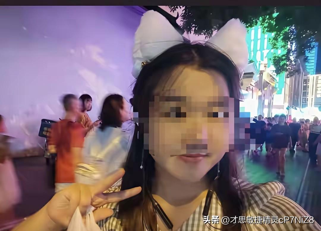 近日湘雅医学院跳江的女研究生，名叫孙馨钰，个子小小的，长得眉清目秀。本科毕业于中