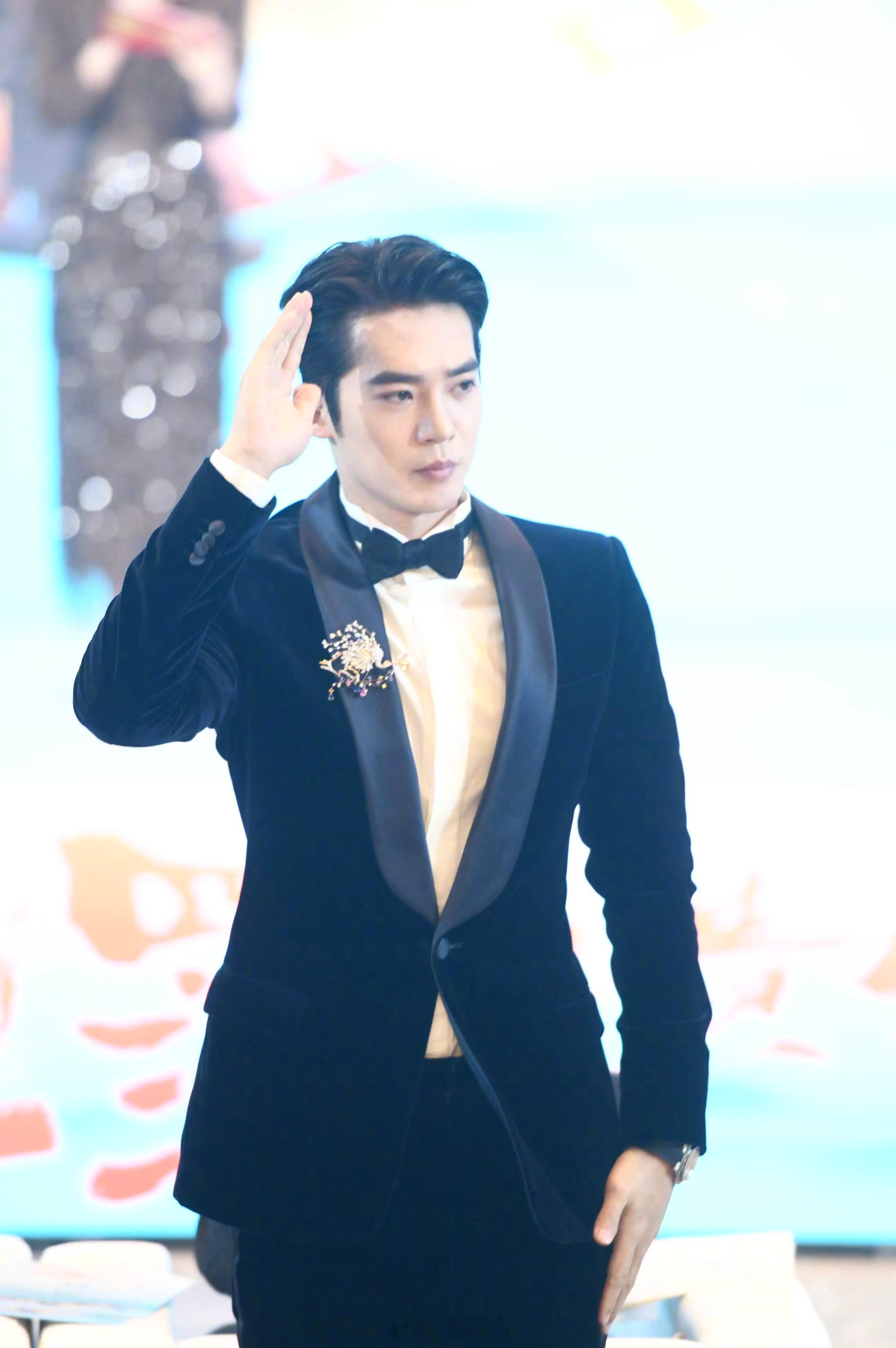 北京国际电影节 飒飒的精气神！帅气有型😎，于适于适 与他主演的新片【四渡】，亮