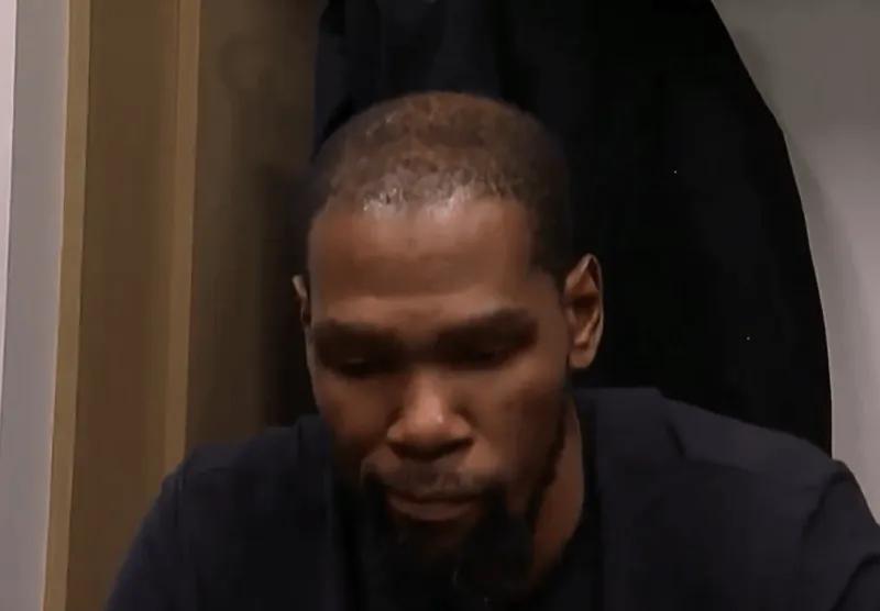 杜兰特：今天关键时刻我们把事情简单化了，此前经常想复杂
03月29日讯，在NBA