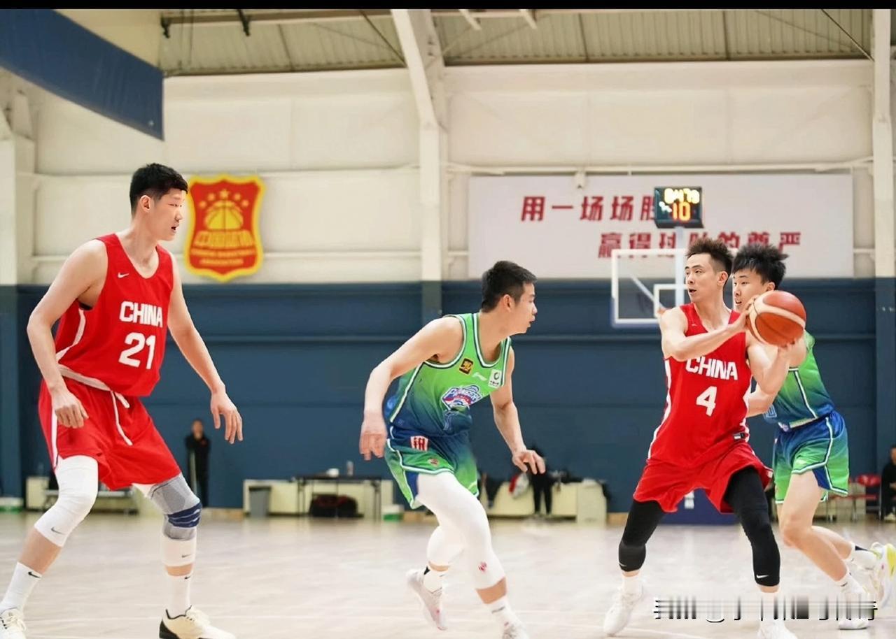 中国男篮热身赛战胜天津男篮，中国男篮和天津男篮进行了一场热身赛，据中国男篮官方的