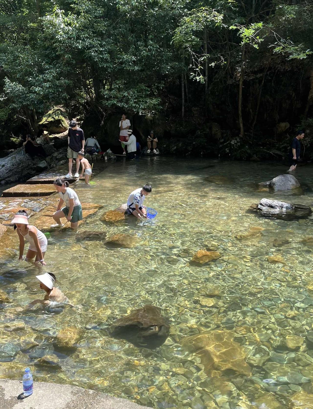 长沙溯溪绝了
长沙真是个好地方呀，值得一去公司团建 户外溯溪 玩水的季节 玩水的