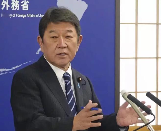 急眼了！日本外务省加班加点凌晨对外宣传，“强烈抗议中方禁止向日本出口军民两用物品