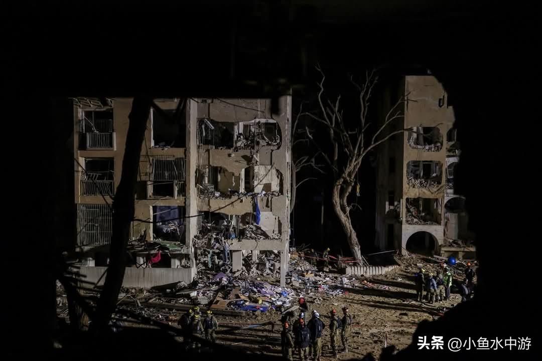 伊朗军方警告，如果境内的燃料和能源基础设施遭到袭击，美国和以色列在中东地区的能源