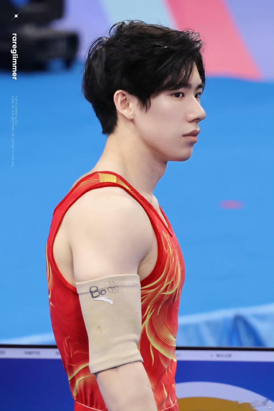 张博恒解说T1对战TES张博恒解说氛围感拉满！看到精彩操作直呼“这波比夺冠还燃”