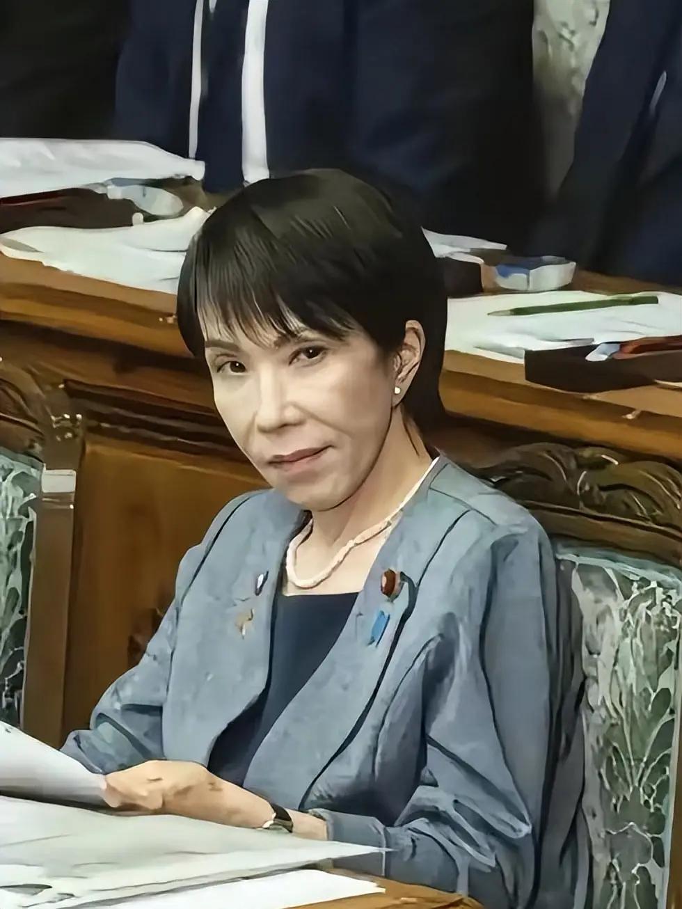 高市撑不住了，石破茂公开表态，预备扛旗接盘......
 
日本高市政权濒临崩塌