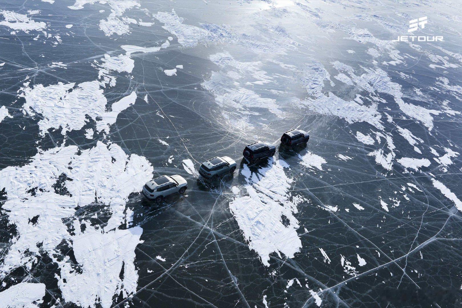 开着捷途方盒子刷冰锅捷途方盒子家族领航踏雪而行，无畏寒疆冰雪越野认准捷途xwd捷