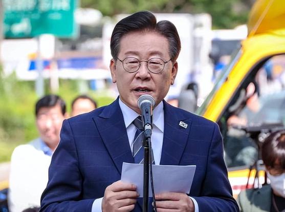 不止台湾是中国的，李在明的一句 “名字总被写错”，戳破韩国汉字教育的真困境。
