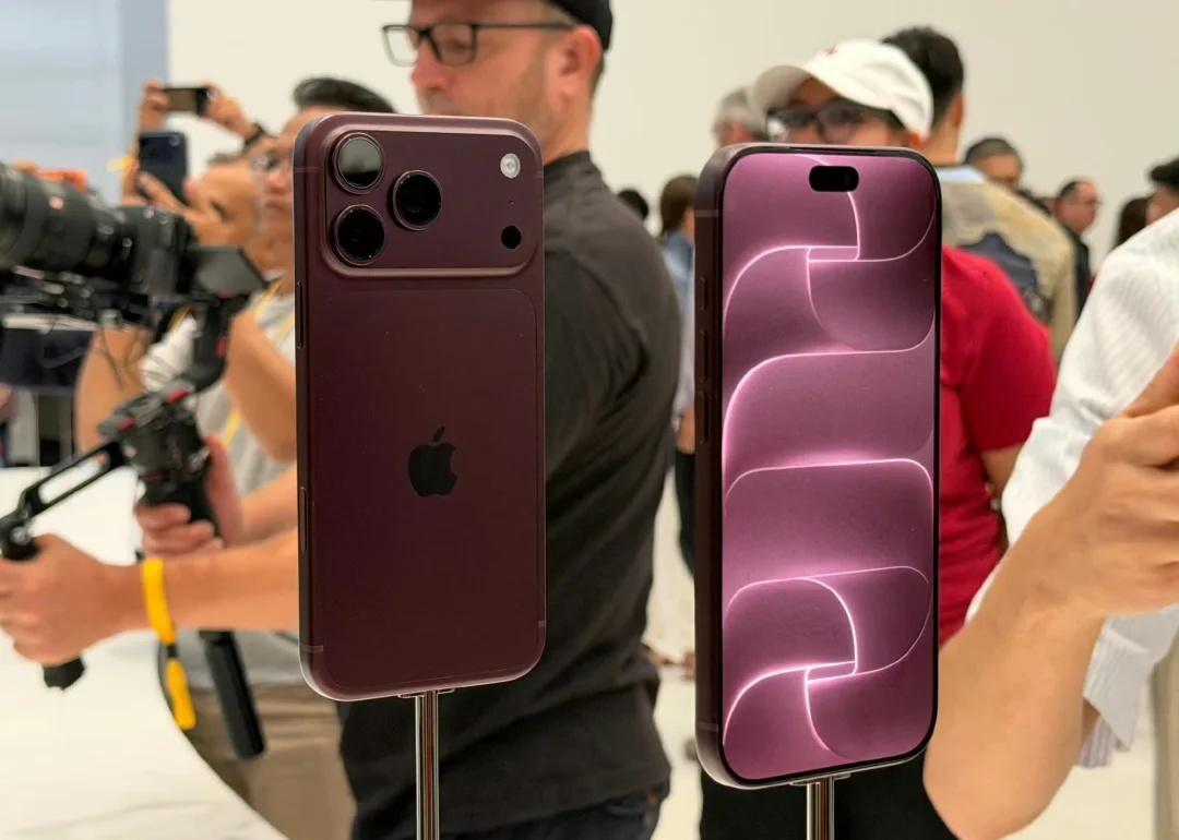 🔥iPhone 18 Pro 真机全部亮相！
	
终于看到真机实拍啦📸
	