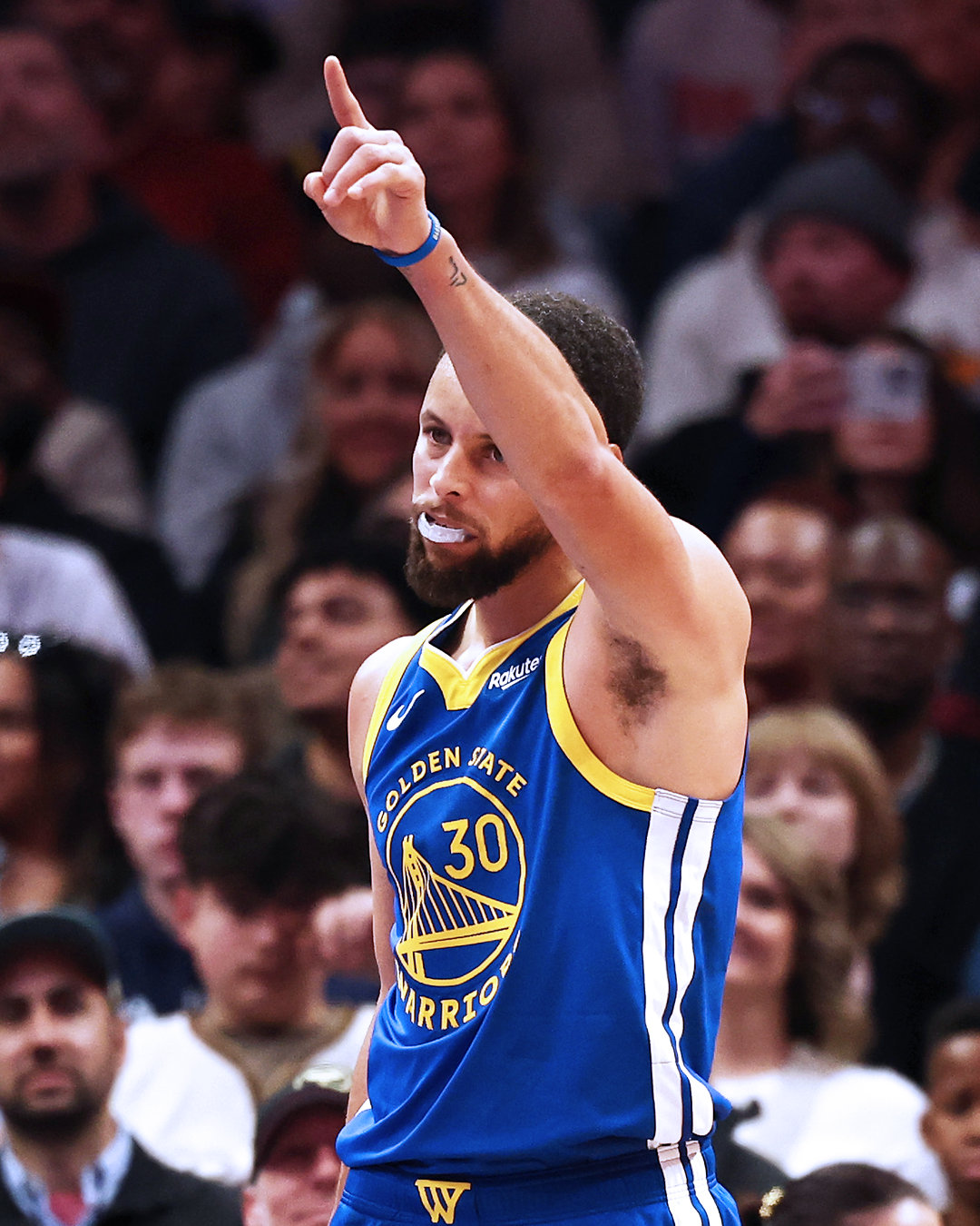 2025圆满收官✅2026继续冲🔥勇士战胜黄蜂新年快乐