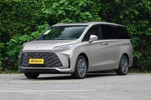 家里六口人，怎么选一辆适合全家人的MPV？别克GL8陆尚PHEV