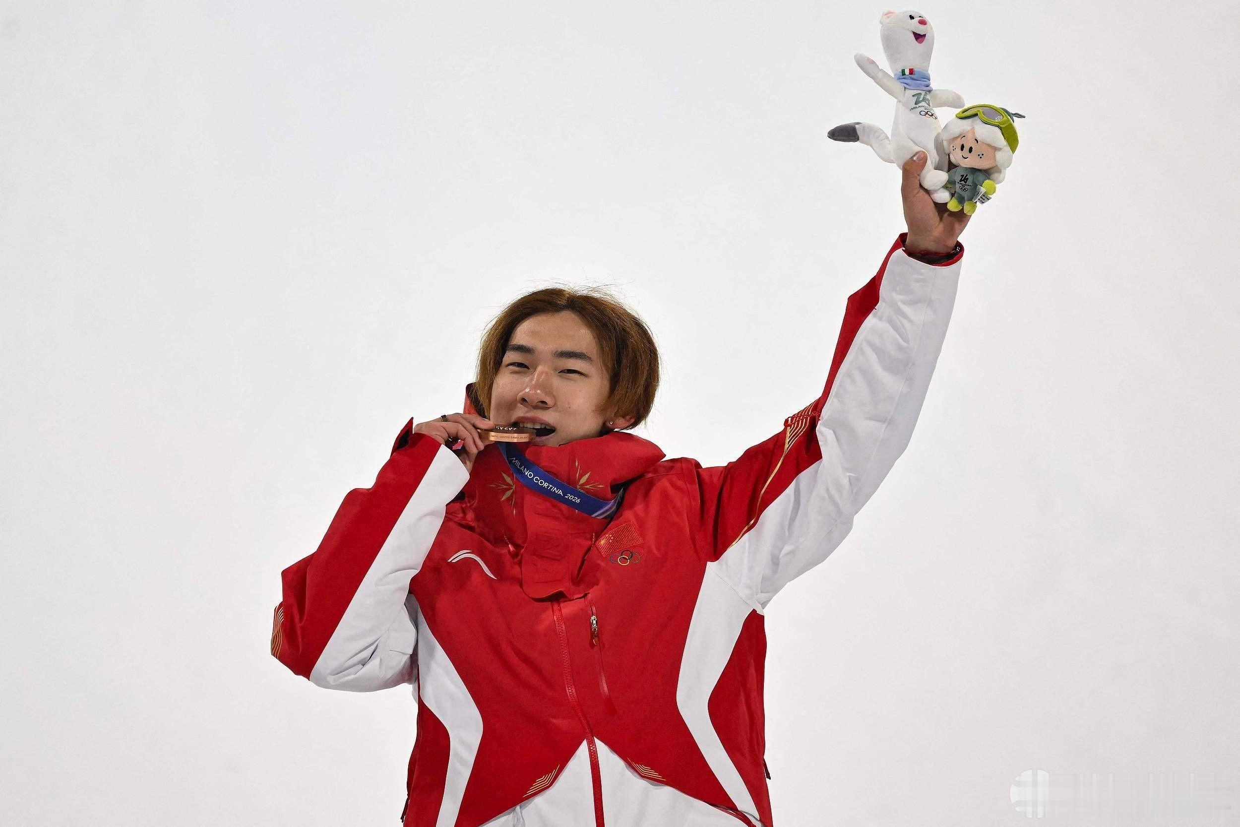 苏翊鸣米兰冬奥摘铜苏翊鸣 冬奥早报：苏翊鸣摘得铜牌，收获中国代表团首枚奖牌。北京